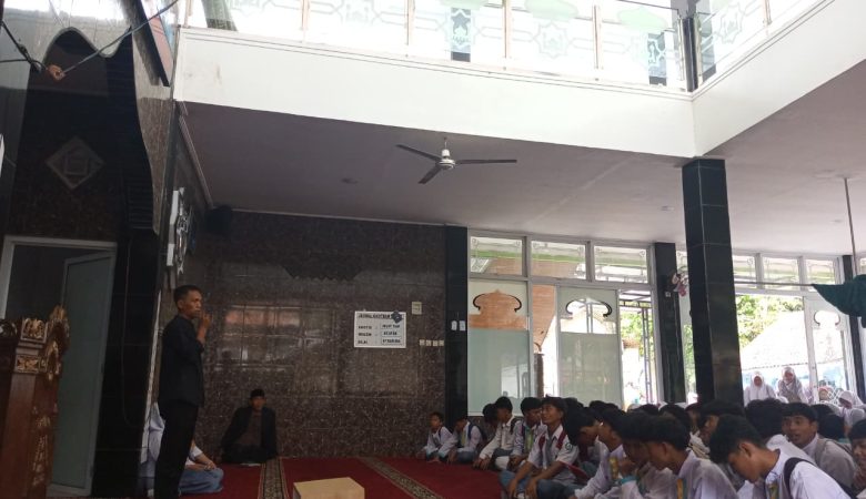 SMK Al Hafidz Gelar Pengajian Bulanan Keliling dan Silaturahmi ke Desa Karyasari